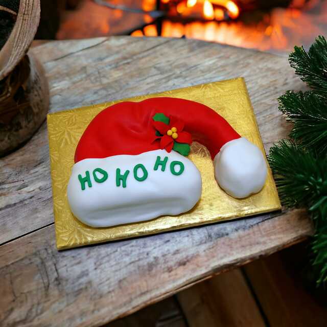 Fondant Santa Claus Hat