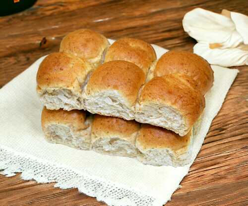 Wheat Dinner Rolls