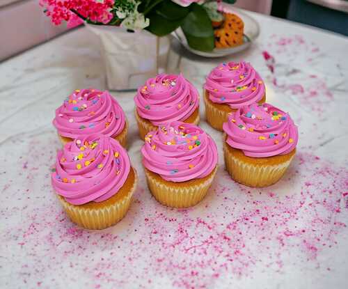 Cupcakes with Colored Icing