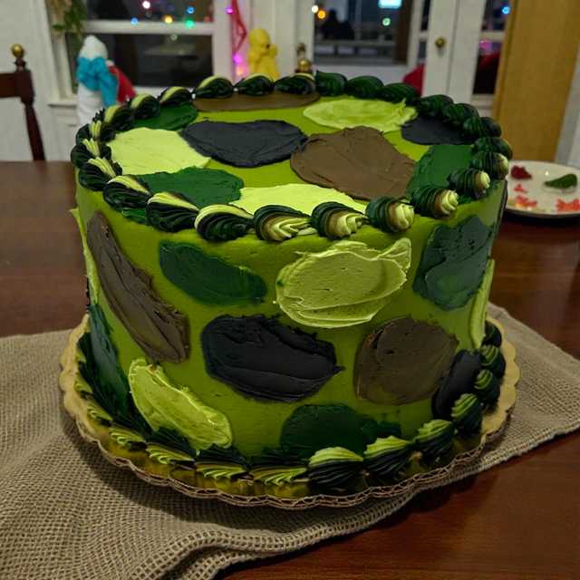 Camouflage Celebration Cake 🪖🦌🍰