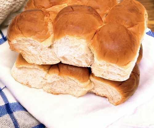 White Dinner Rolls