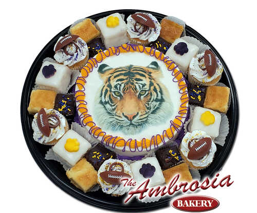 Large Tiger Dessert Tray with 8" Cake