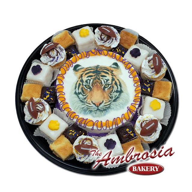 Large Tiger Dessert Tray with 8" Cake