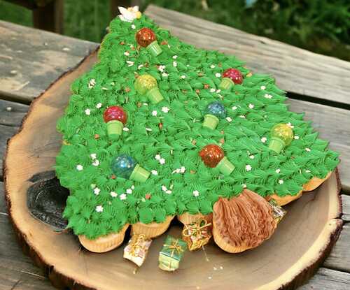 Christmas Tree Cupcakes (24 Cupcakes)