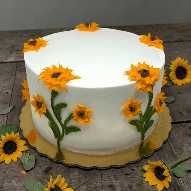Sunflower Cake with White Almond Buttercream Icing 🌻 