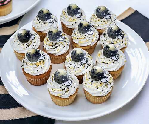 SAINTS NFL Cupcakes with Rings