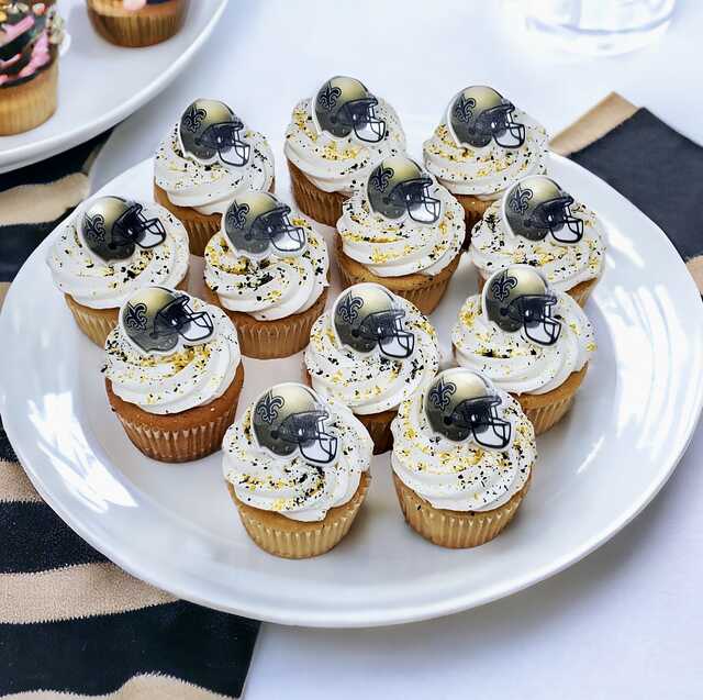 SAINTS NFL Cupcakes with Rings