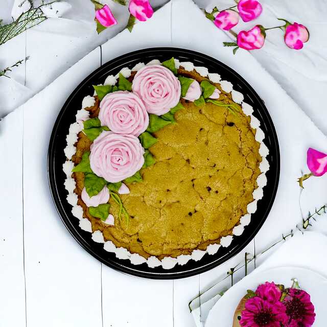 Cookie Cake with Roses