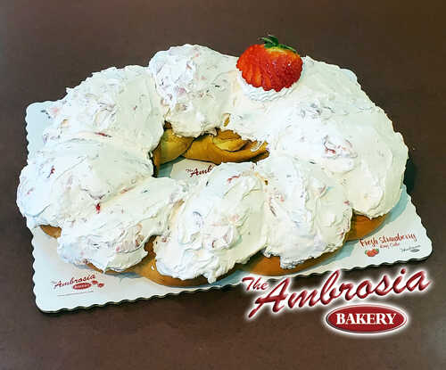 Fresh Strawberry King Cake for In-Store Pickup