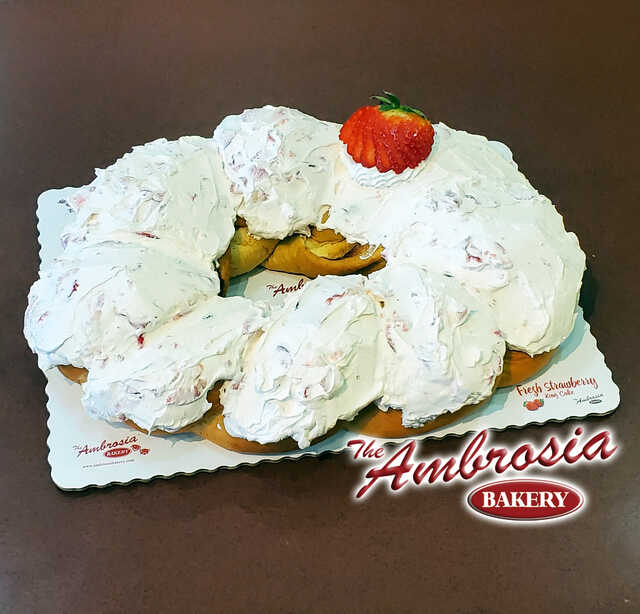 Fresh Strawberry King Cake for In-Store Pickup