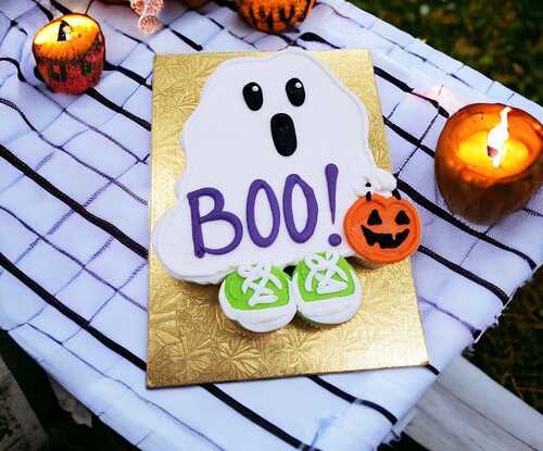 BOO! Trick or Treat Ghost Cupcake Cake