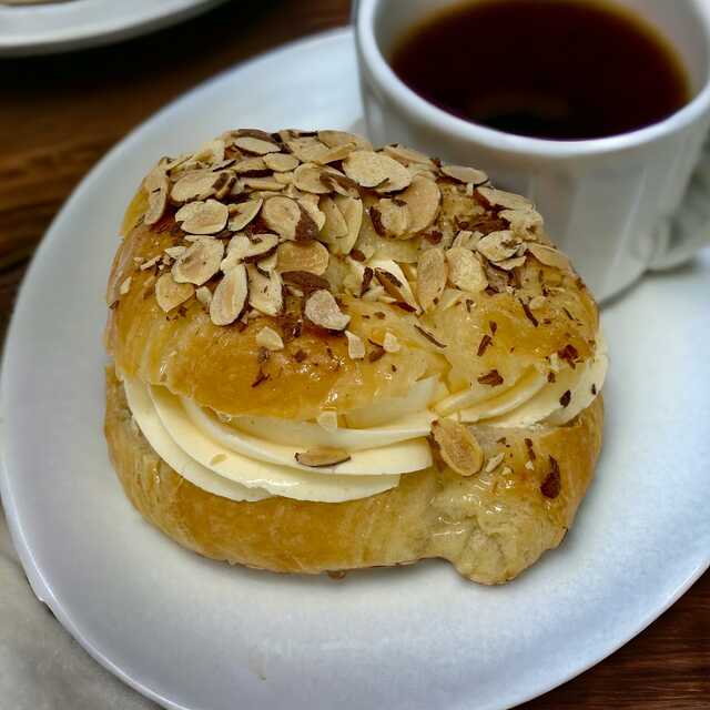 Almond Croissant