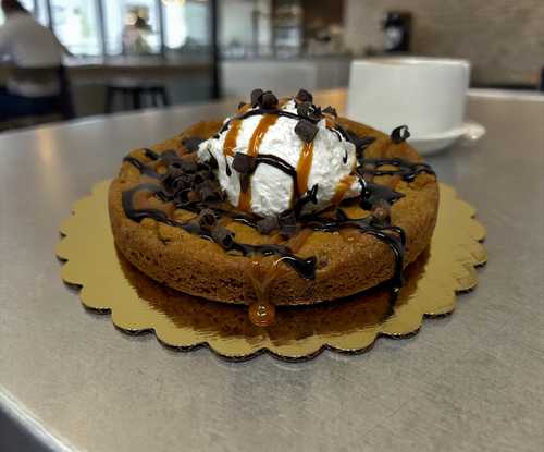 Loaded Chocolate Chip Caramel Cookie 🍪 