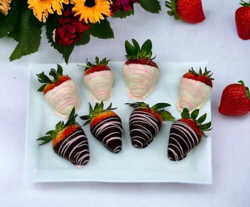 Chocolate Dipped Strawberries - 8 Pack