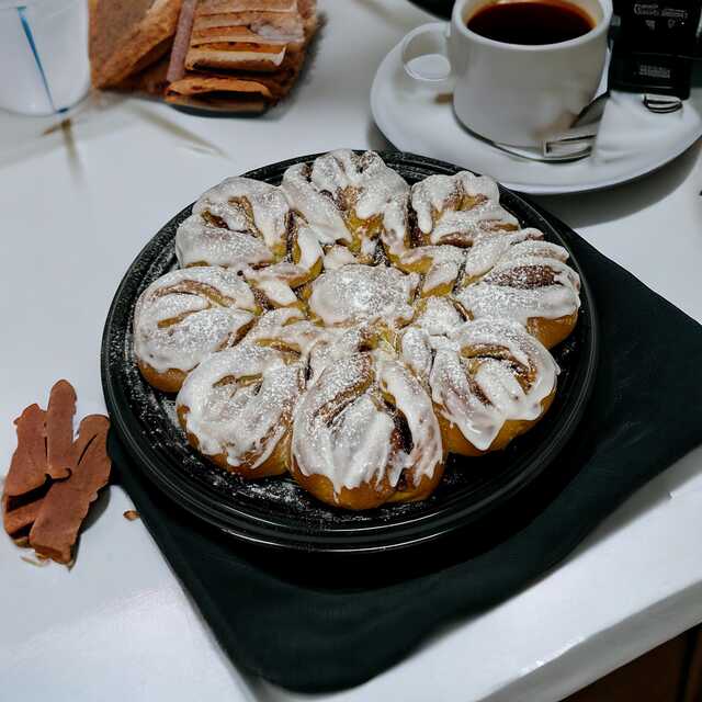 Cinnamon Twist Tray