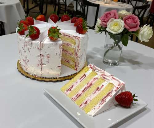 Famous Fresh Strawberry Cakes!