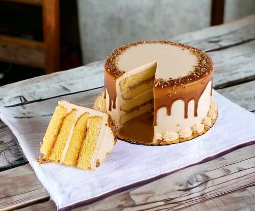 Pecan Praline & Cream Cheese Cake