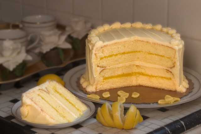 Lemon and Cream Cheese Cake