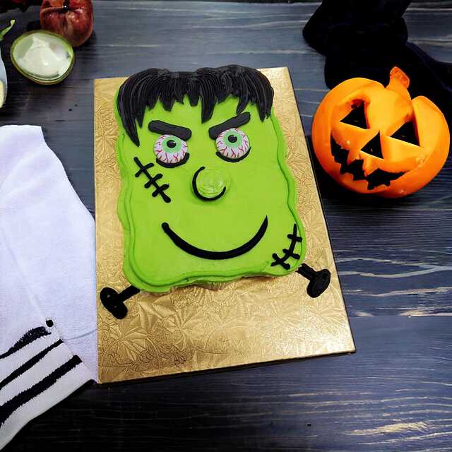 Frankenstein Cupcake Cake