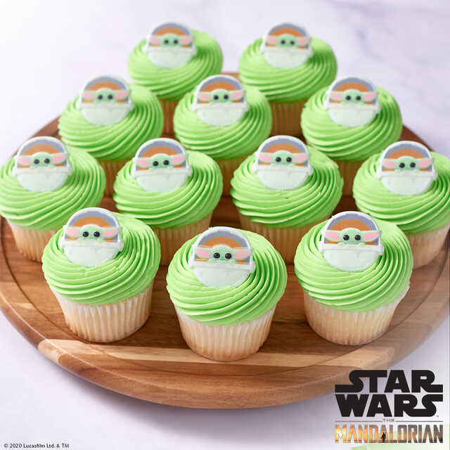 Star Wars™ The Mandalorian The Child Cupcake with Rings